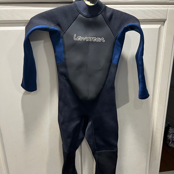 Lemorecn 3.2 mm Youth Size 6 wet suit - Picture 1 of 5
